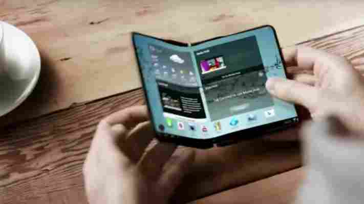 Samsung’s making a foldable phone so we can all stop sharing this shitty screengrab